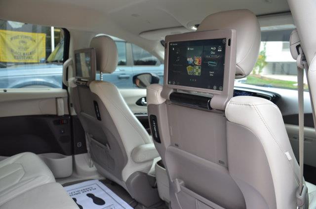 2020 Chrysler Pacifica - $22,900