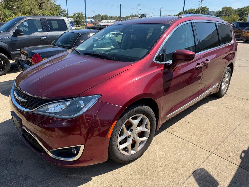 2017 Chrysler Pacifica - $11,997