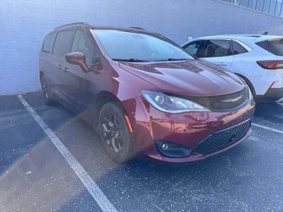 2019 Chrysler Pacifica Touring L Plus 4DR Mini-Van