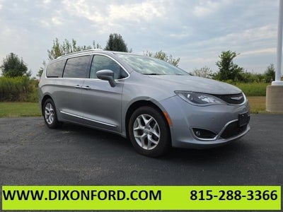 2017 Chrysler Pacifica Touring-L Plus 4DR Mini-Van