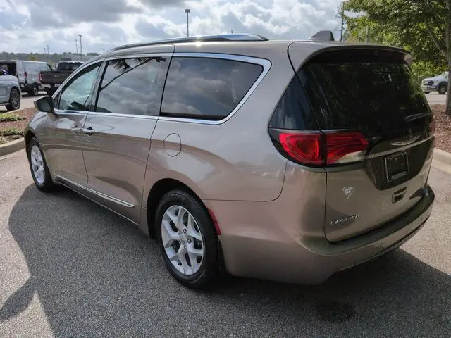 2017 Chrysler Pacifica - $12,499