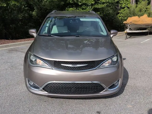 2017 Chrysler Pacifica - $12,499