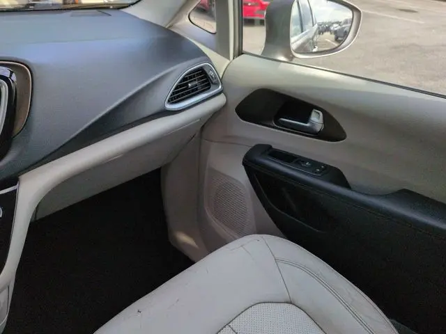 2017 Chrysler Pacifica - $12,499