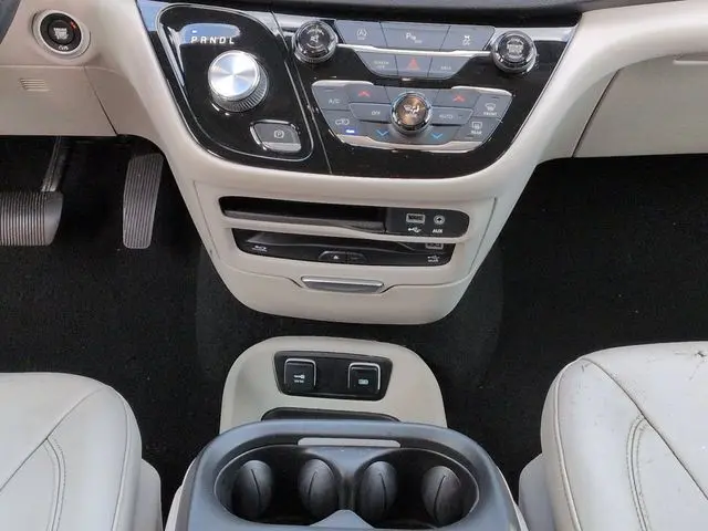 2017 Chrysler Pacifica - $12,499