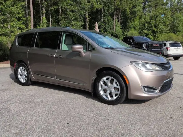 2017 Chrysler Pacifica - $12,499