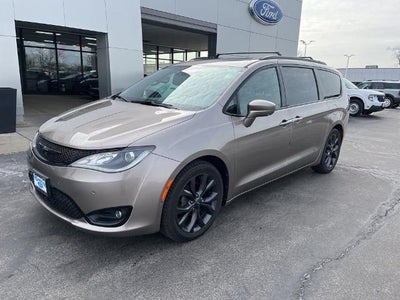 2018 Chrysler Pacifica Touring L Plus 4DR Mini-Van