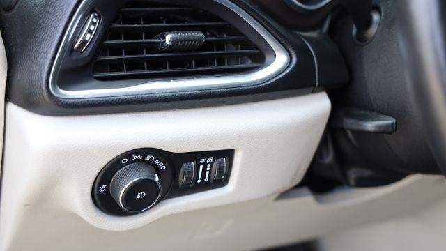 2019 Chrysler Pacifica Touring L Plus 35th Anniversary