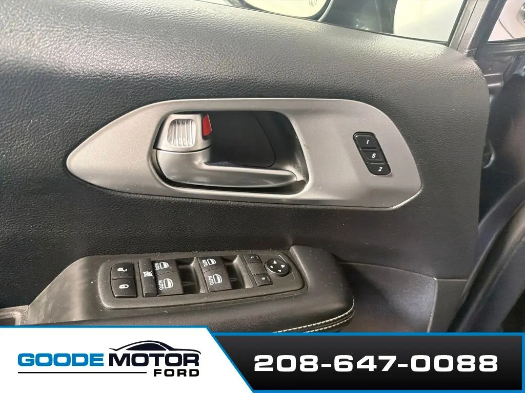 2020 Chrysler Pacifica - $17,999