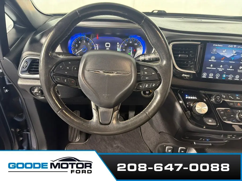 2020 Chrysler Pacifica - $17,999