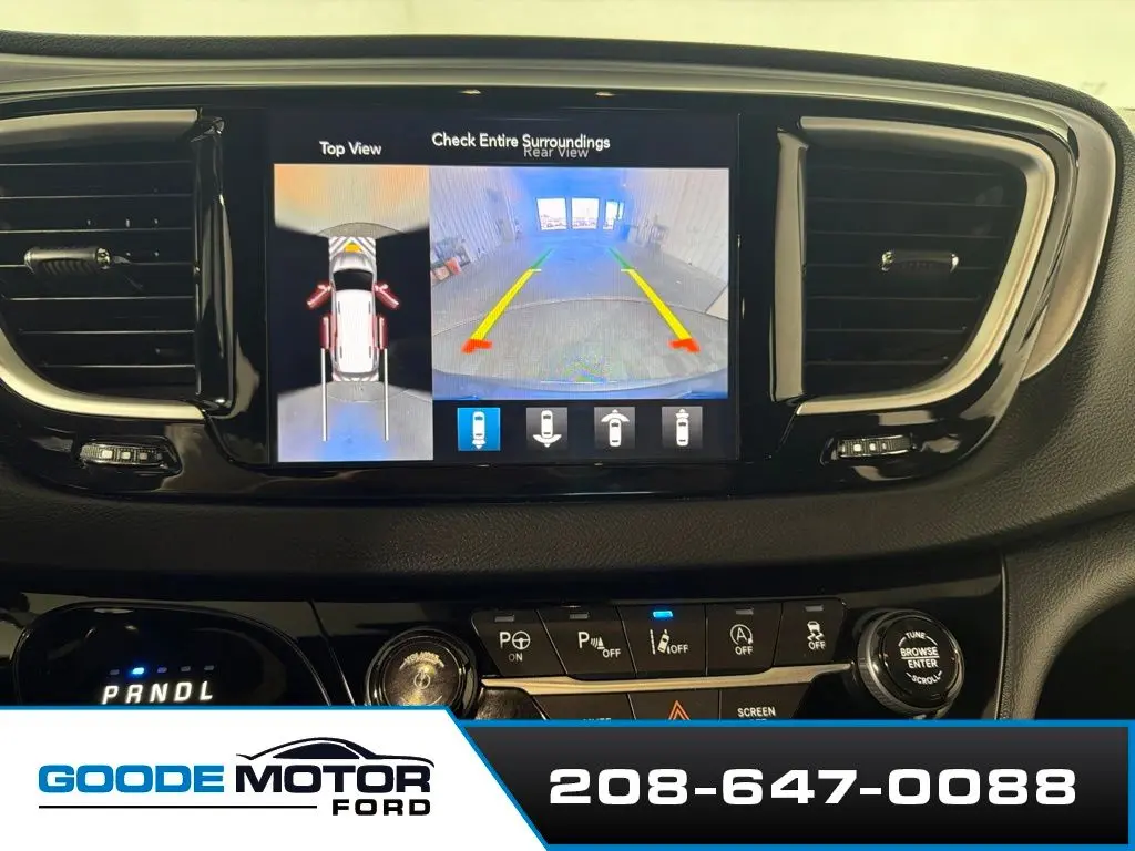 2020 Chrysler Pacifica - $17,999