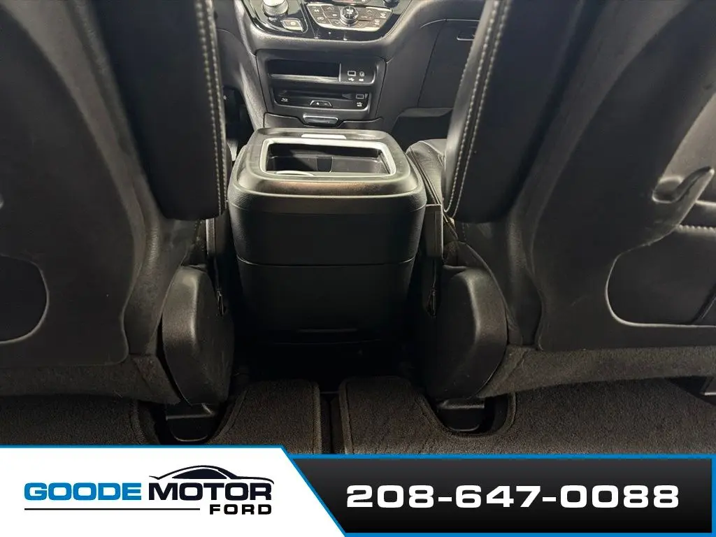 2020 Chrysler Pacifica - $17,999