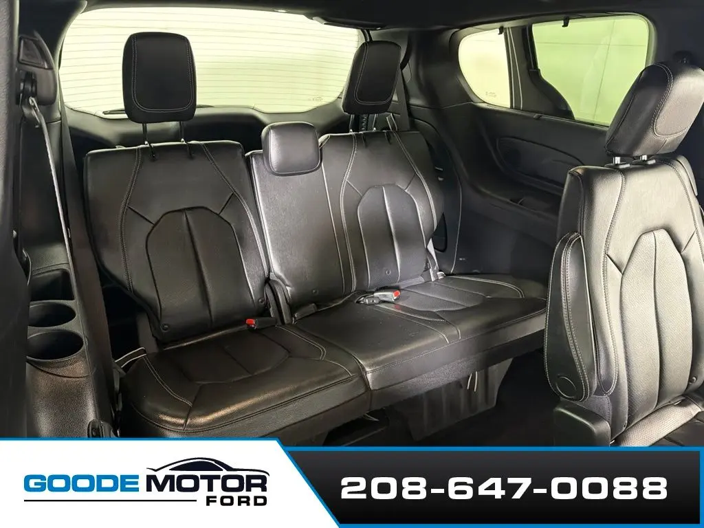 2020 Chrysler Pacifica - $17,999