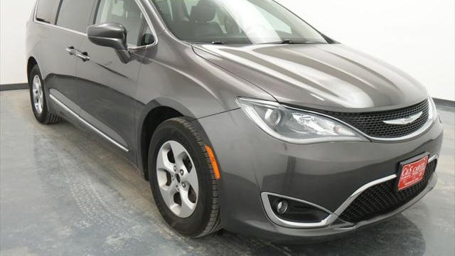 Preowned 2017 Chrysler Pacifica Touring-L Plus for Sale