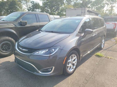 2017 Chrysler Pacifica Touring-L Plus 4DR Mini-Van