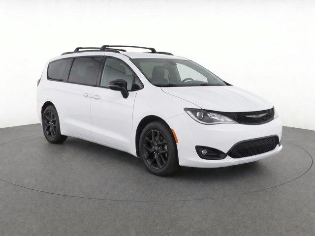 2018 Chrysler Pacifica - $14,570