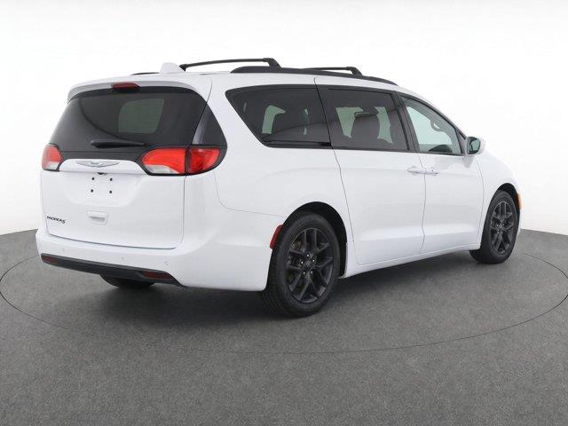 2018 Chrysler Pacifica - $14,570