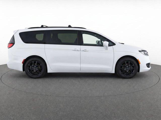 2018 Chrysler Pacifica - $14,570