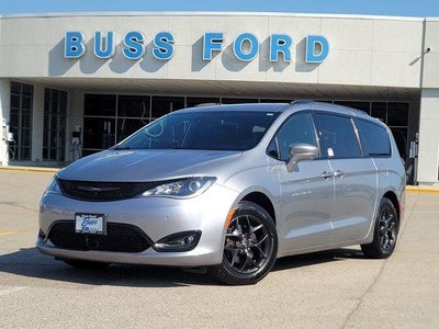 2020 Chrysler Pacifica Touring L Plus 4DR Mini-Van