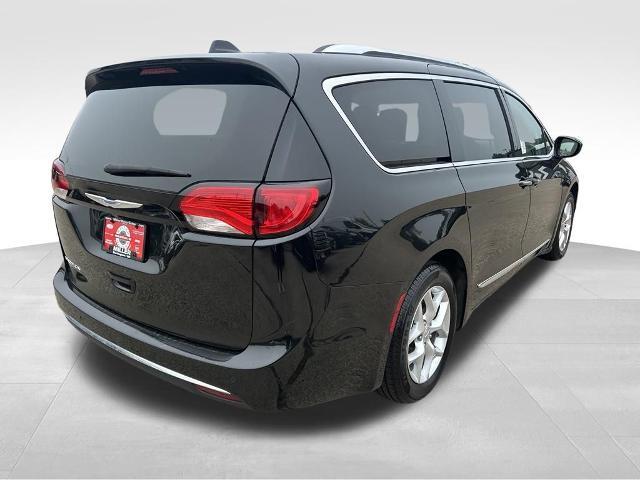 2018 Chrysler Pacifica - $13,359