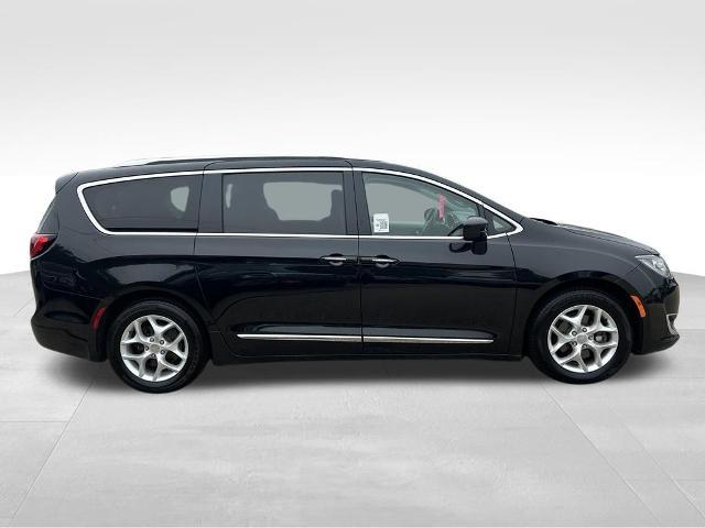 2018 Chrysler Pacifica - $13,359