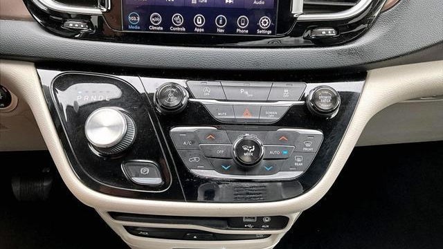 2018 Chrysler Pacifica Touring L Plus