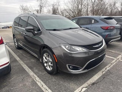 2019 Chrysler Pacifica Touring L Plus 4DR Mini-Van