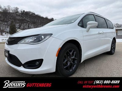 2020 Chrysler Pacifica Touring L Plus 4DR Mini-Van