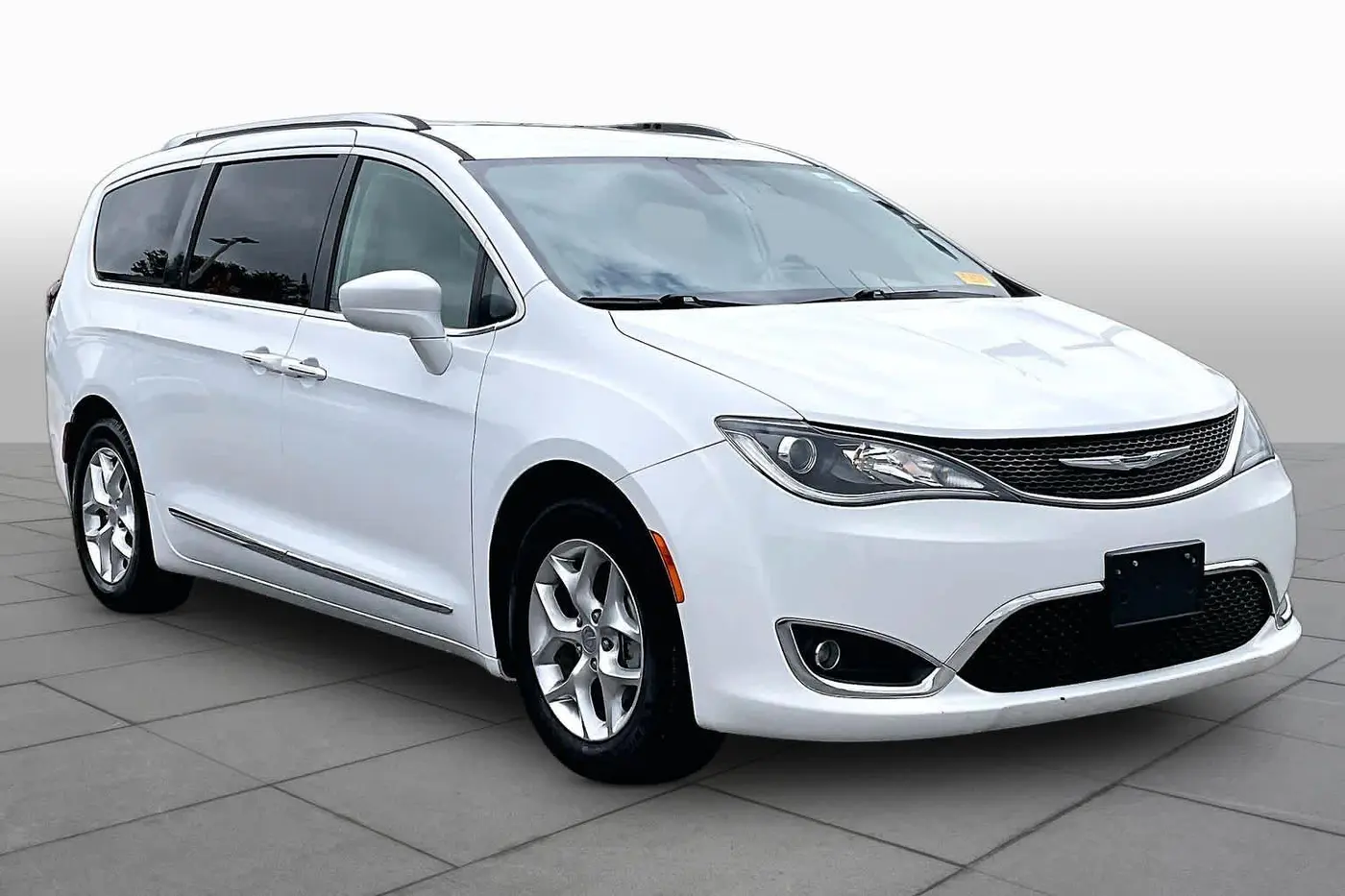 2020 Chrysler Pacifica - $12,995