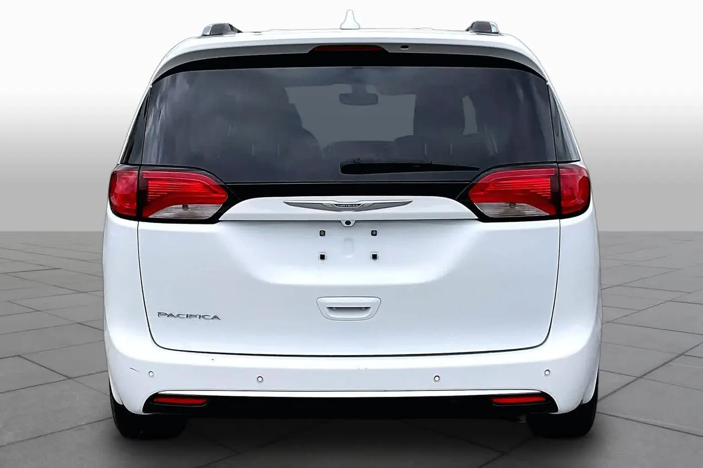 2020 Chrysler Pacifica - $12,995