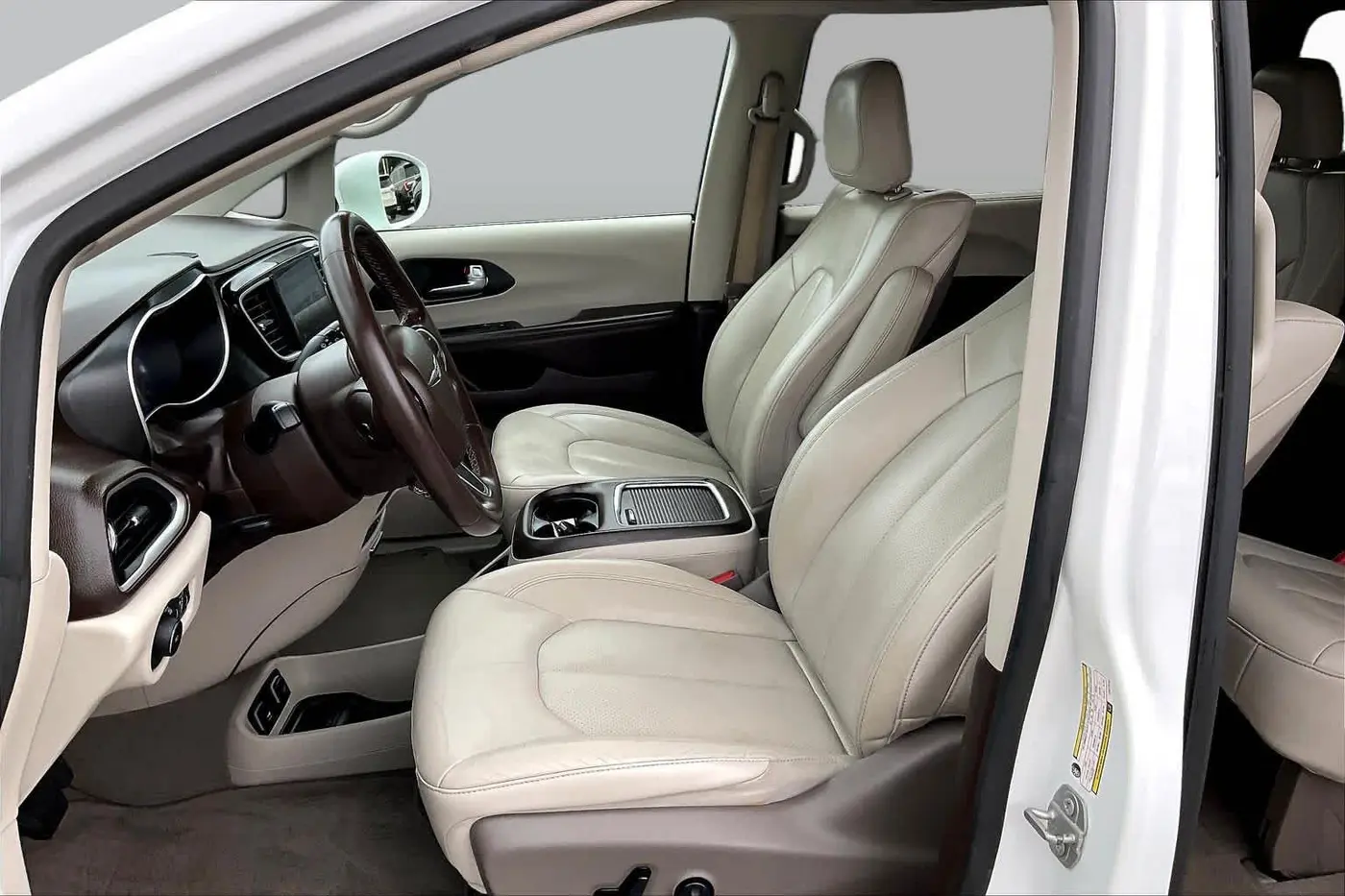 2020 Chrysler Pacifica - $12,995