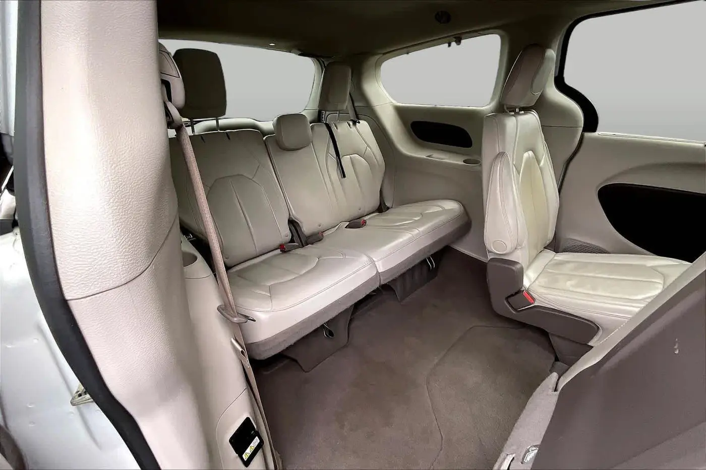 2020 Chrysler Pacifica - $12,995