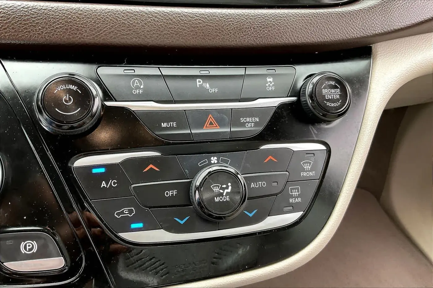 2020 Chrysler Pacifica - $12,995