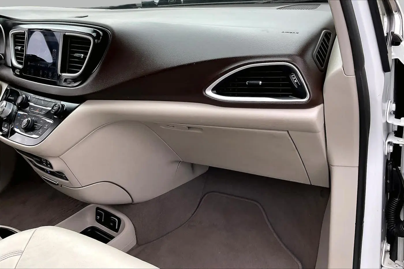 2020 Chrysler Pacifica - $12,995