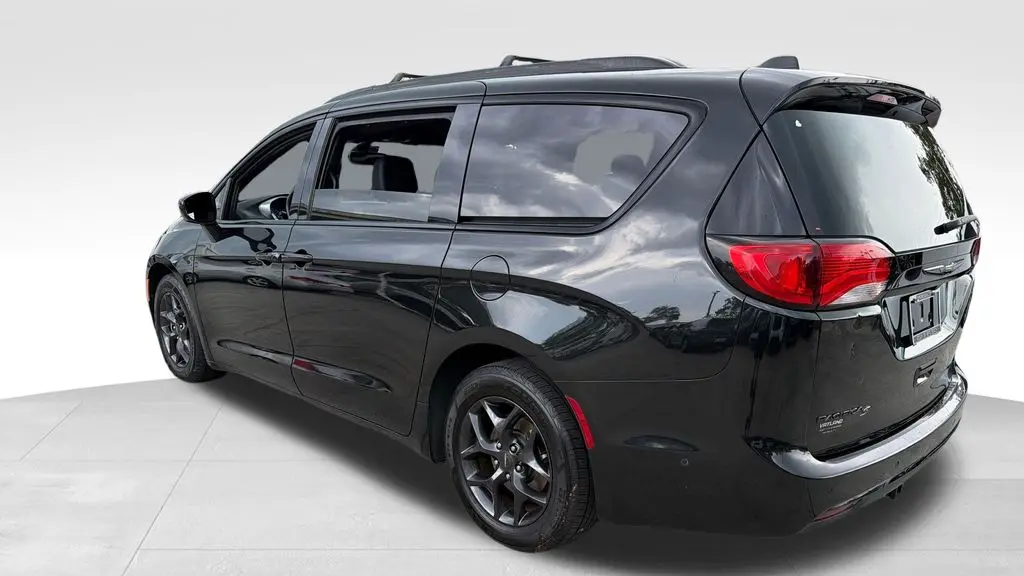 2020 Chrysler Pacifica Touring L Plus