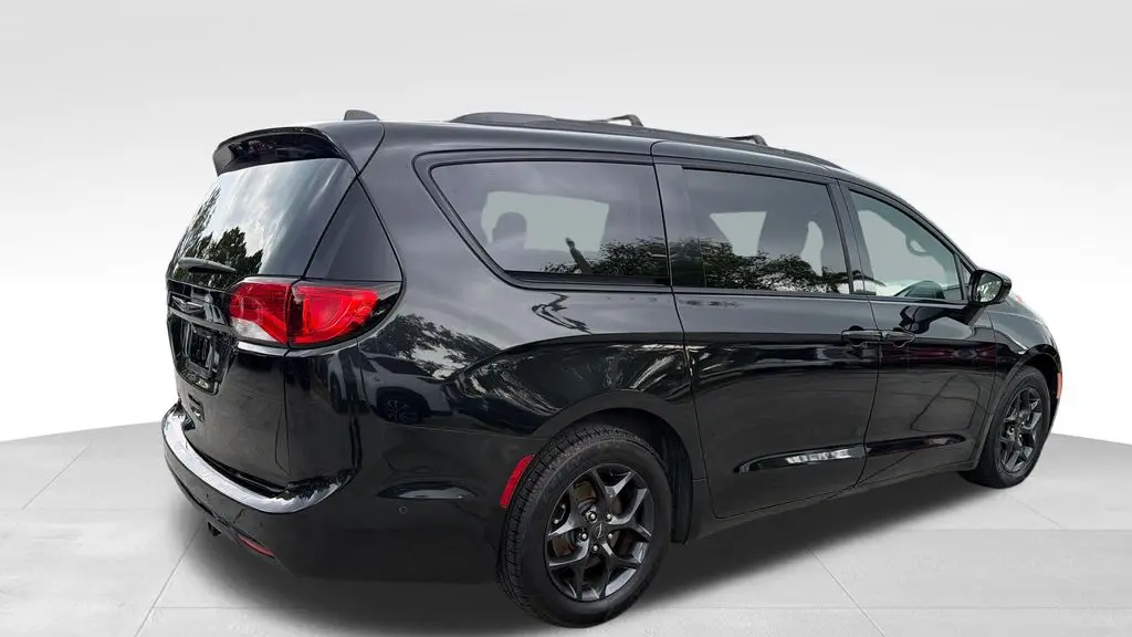 2020 Chrysler Pacifica Touring L Plus