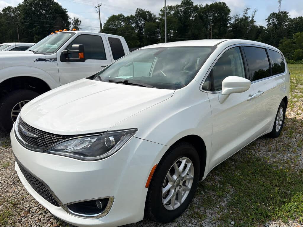 2020 Chrysler Pacifica - $18,995