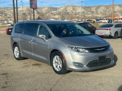 2018 Chrysler Pacifica Touring Plus 4DR Mini-Van