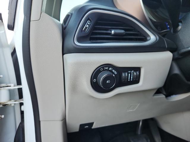 2019 Chrysler Pacifica - $13,545