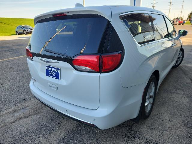 2019 Chrysler Pacifica - $13,545