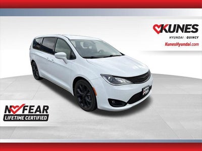 2020 Chrysler Pacifica Touring 4DR Mini-Van