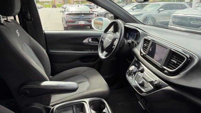 2020 Chrysler Pacifica Touring