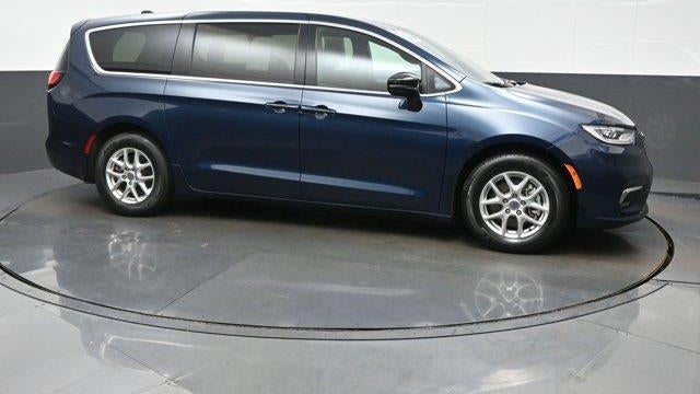 2024 Chrysler Pacifica Touring
