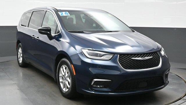 2024 Chrysler Pacifica Touring
