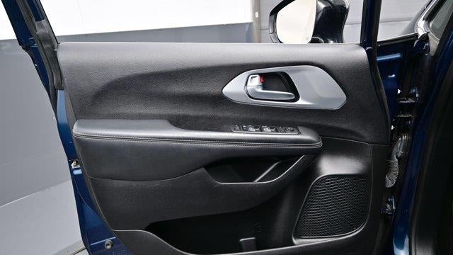 2024 Chrysler Pacifica Touring