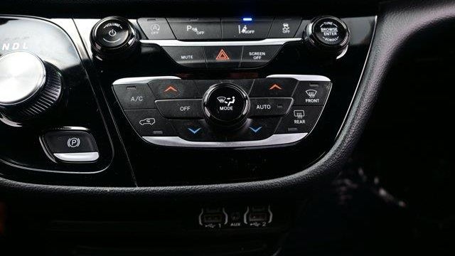 2024 Chrysler Pacifica Touring