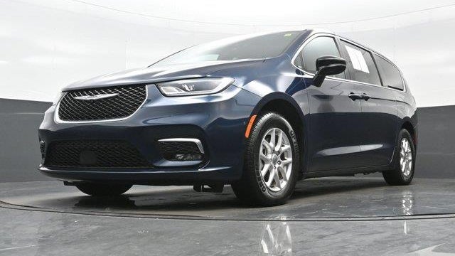 2024 Chrysler Pacifica Touring