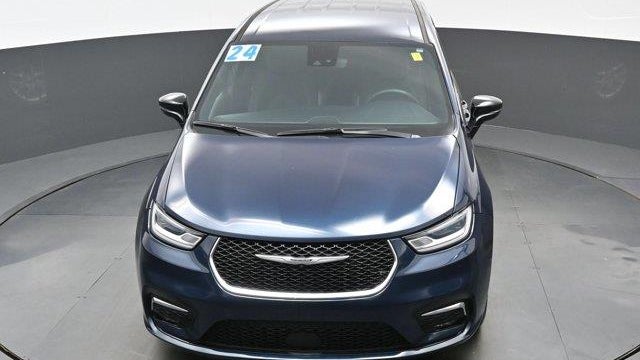 2024 Chrysler Pacifica Touring