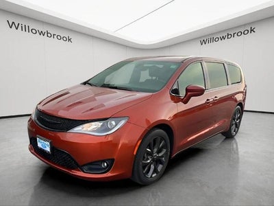 2018 Chrysler Pacifica Touring Plus 4DR Mini-Van