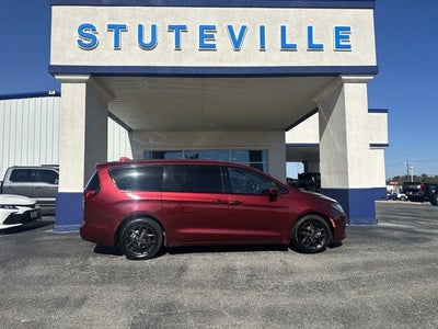 2019 Chrysler Pacifica Touring Plus 4DR Mini-Van