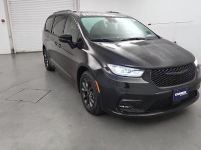 Photo of a 2021 Chrysler Pacifica Touring 4DR Mini-Van for sale